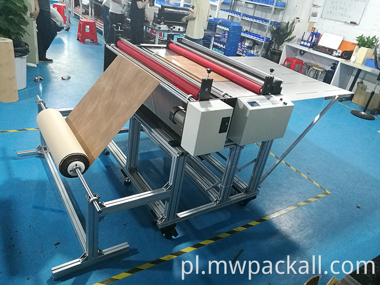 Automatyczna maszyna do cięcia papieru z włókniny typu spunbond z rolki na arkusz / Maszyna do cięcia papieru z włókniny z rolki na arkusz Mac